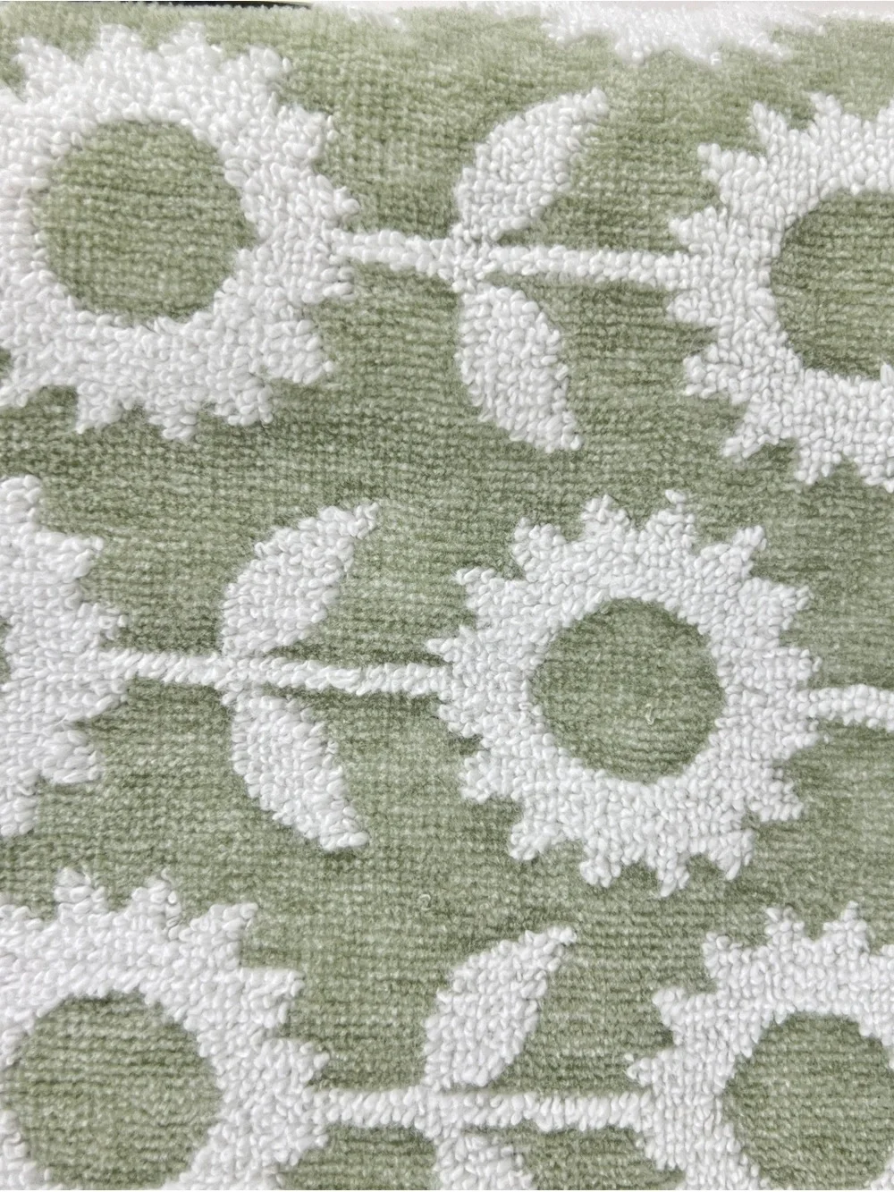 Ecoexistence Mélange Bath Towels Green White Floral Plush Cotton 2 Pc Set NEW